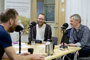 Bild från poddens inspelning med Jonas Nilsson, Mikael Mildén och demensforskaren Krister Håkansson.