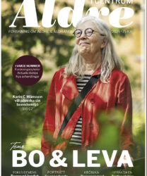 Omslag tidningen Äldre i centrum nr 4 2026 föreställer en kvinna med röd jacka.